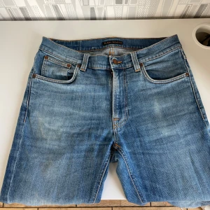 Nudie jeans - Tjena, säljer mina Nudie Jeans i den trendiga modellen Lean dean. Jeansen är i fint skick och sitter slim fit, cond 9/10. Nypris: 1899kr, hör av er vid minsta intresse//Anton