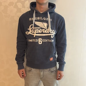 Superdry hoodie - Superdry hoodie | Skick: 9,8/10 | Size - M | Fraktar via postnord eller instabox | Hör av dig vid minsta fråga eller fundering // Ricco Wardrobe