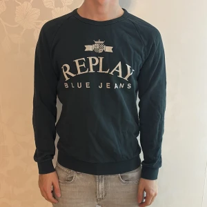 Replay tröja - Replay tröja| Skick: 9/10 | Size - M | Fraktar via postnord eller instabox | Hör av dig vid minsta fråga eller fundering // Ricco Wardrobe