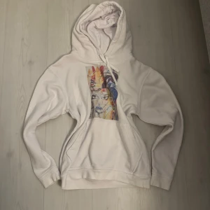 Vit hoodie från thecoolelephant  - Säljer då jag knappt använder den lägre!! 💕