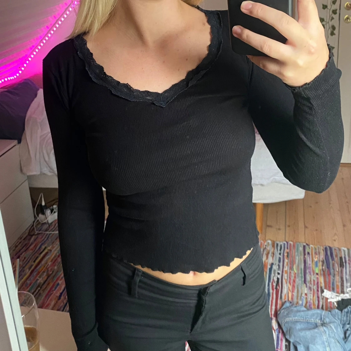 svart långärmad med spetskant - 1