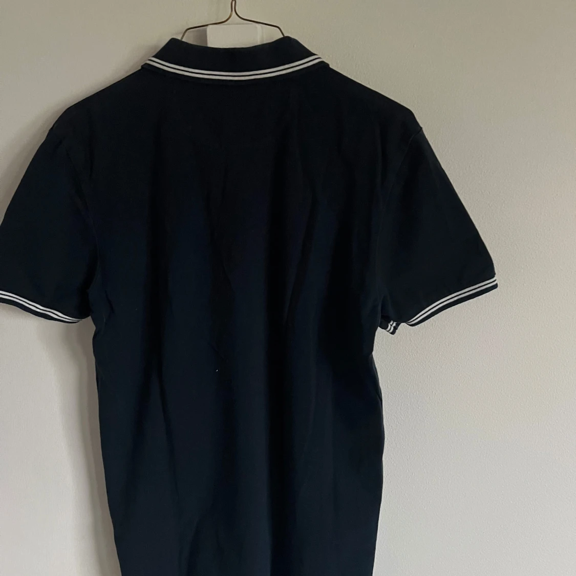 Mörkblå pikétröja från American Eagle - 1