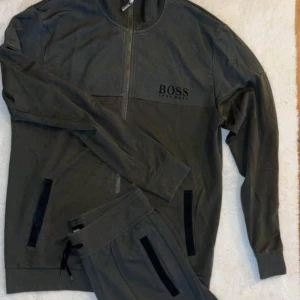 3 olika set - 3 olika set storlek m 900kr st eller 2500kr för alla 