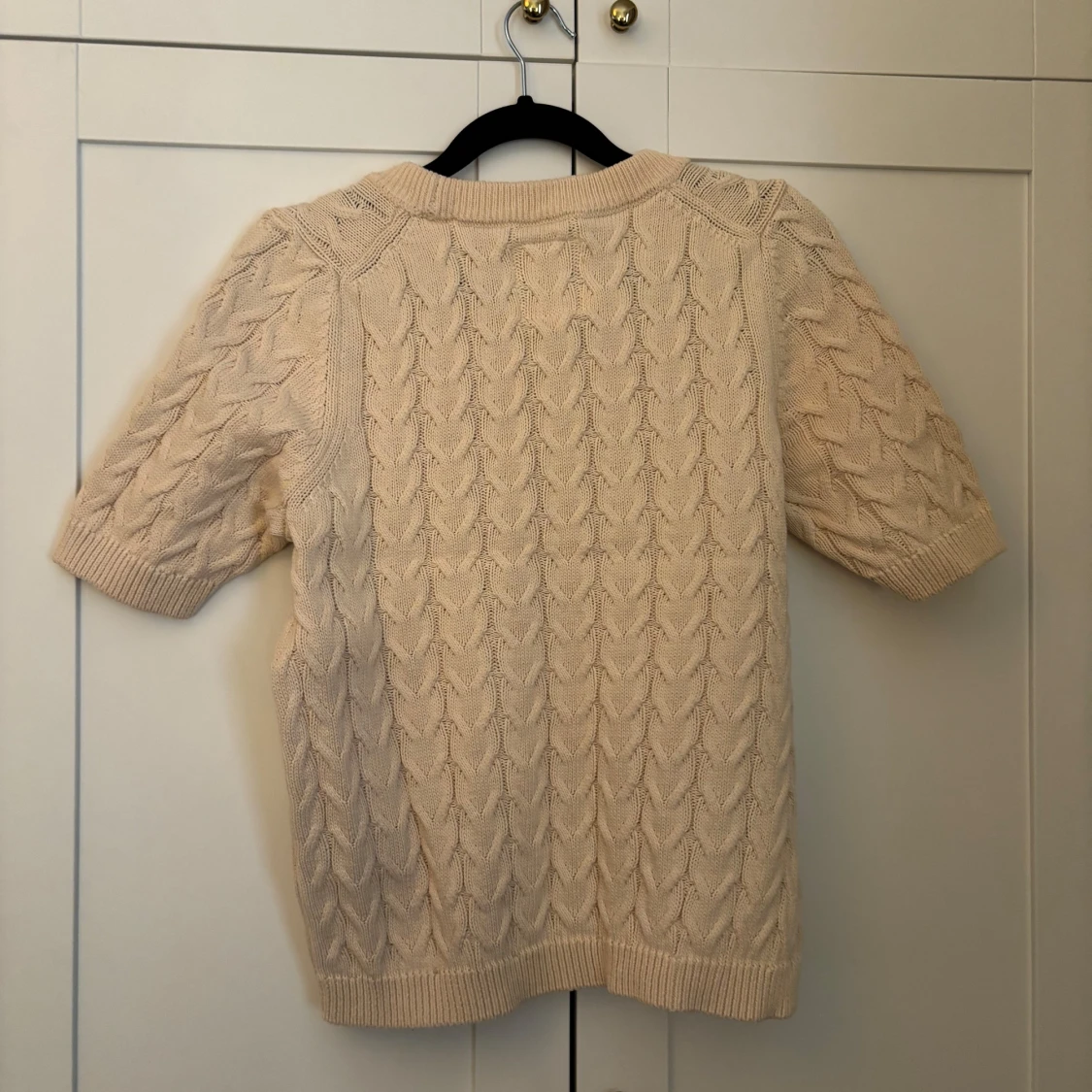 Beige stickad kortärmad tröja från Part Two - 1