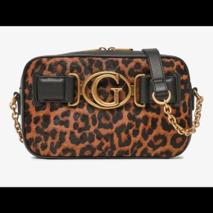 Ostan!! Jag ska köpa leopardmönstrad väska från Guess - Jag vill köpa!!! Ostan!!!! I will buy!!!!  Leopard. Leopardi