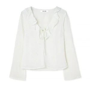 Spets tröja från NA-KD.  - Helt ny, aldrig använt! Köptes förra året! Helt slutsåld i denna storlek. 💞💞