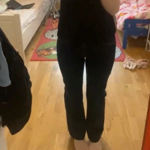 Brugi jeans - Supersnygga jeans i lite rakare modell! Använda endast ett fåtal gånger.  Skriv om ni har några funderingar!😊