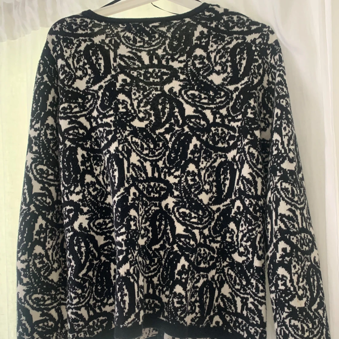 Svartvit kofta från Indiska, storlek S - 1
