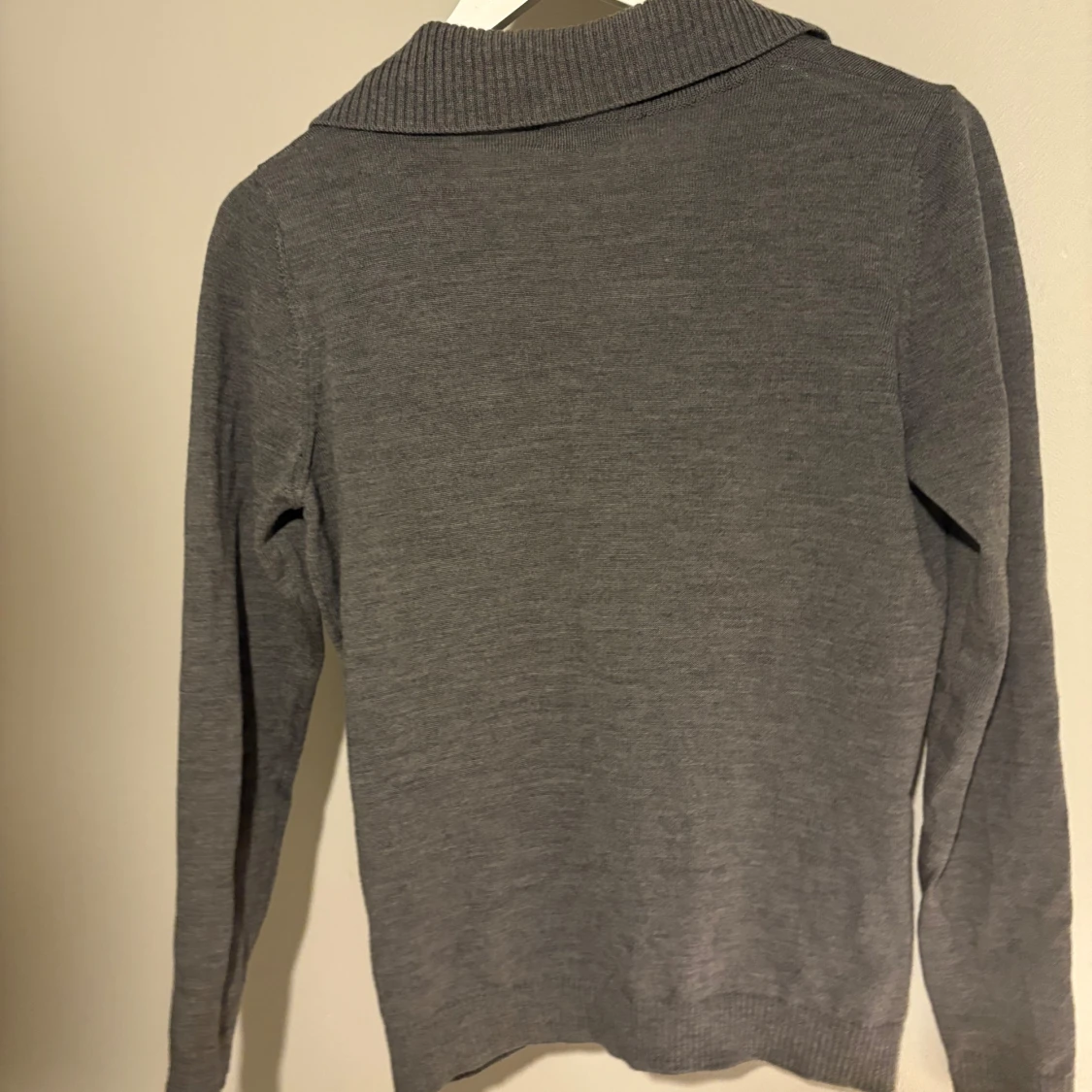 Mörkgrå kofta från Richam - 1