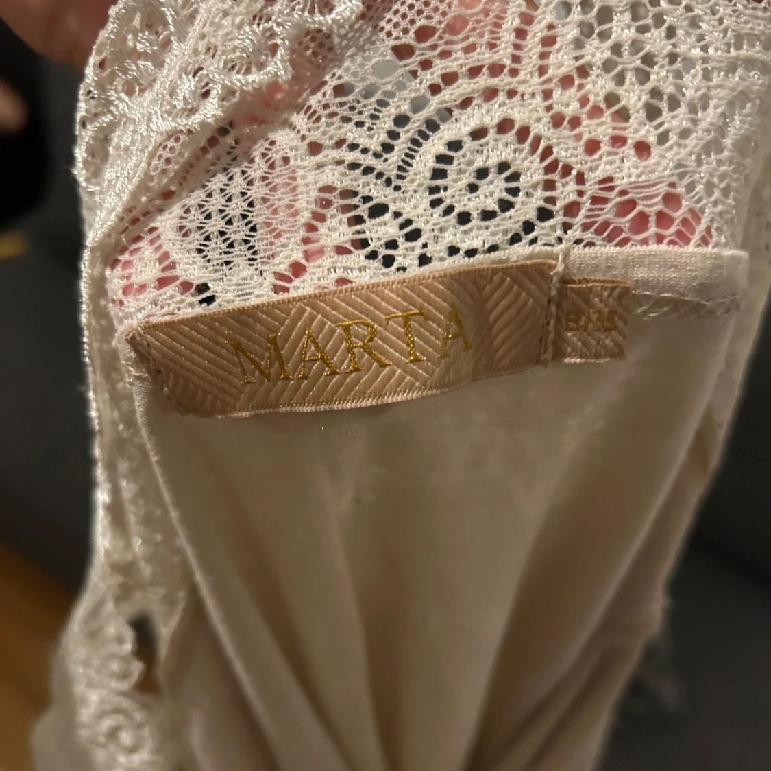 Beige spetslinnetopp från Marta - 2