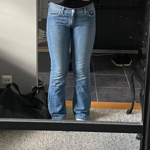 Vintage bootcut - ZOUL - Vintage bootcut jeans från ZOUL i storlek 38 men är små i storleken.