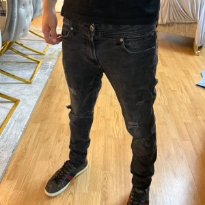 Jack & Jones jeans - Jack n jones liknande jeans. OBS inte Jack & Jones jeans. Jeans är från märket smog storlek 30/32