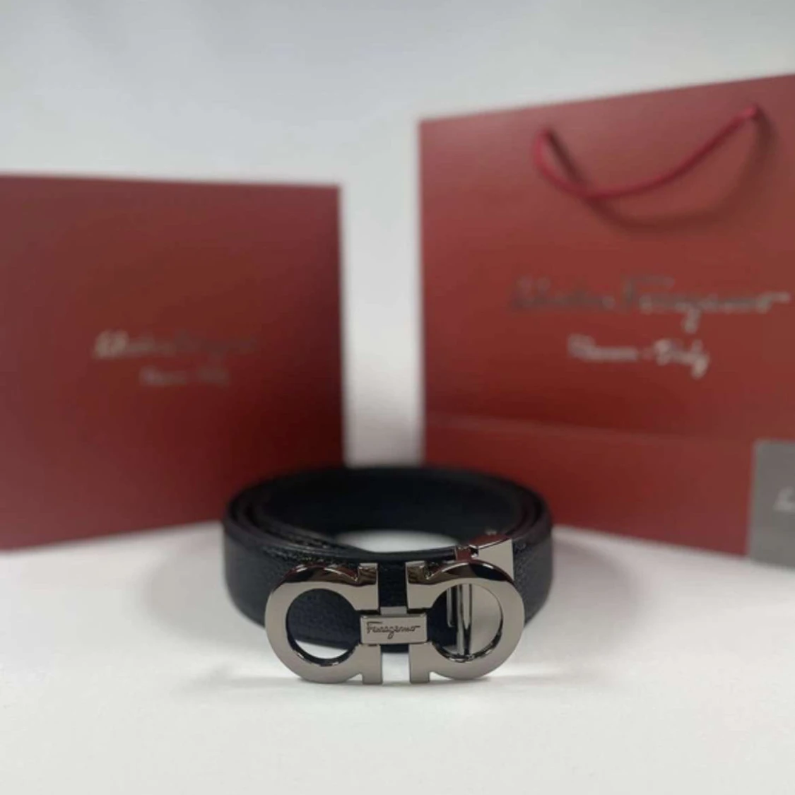 Svart skärp från Salvatore Ferragamo - 3