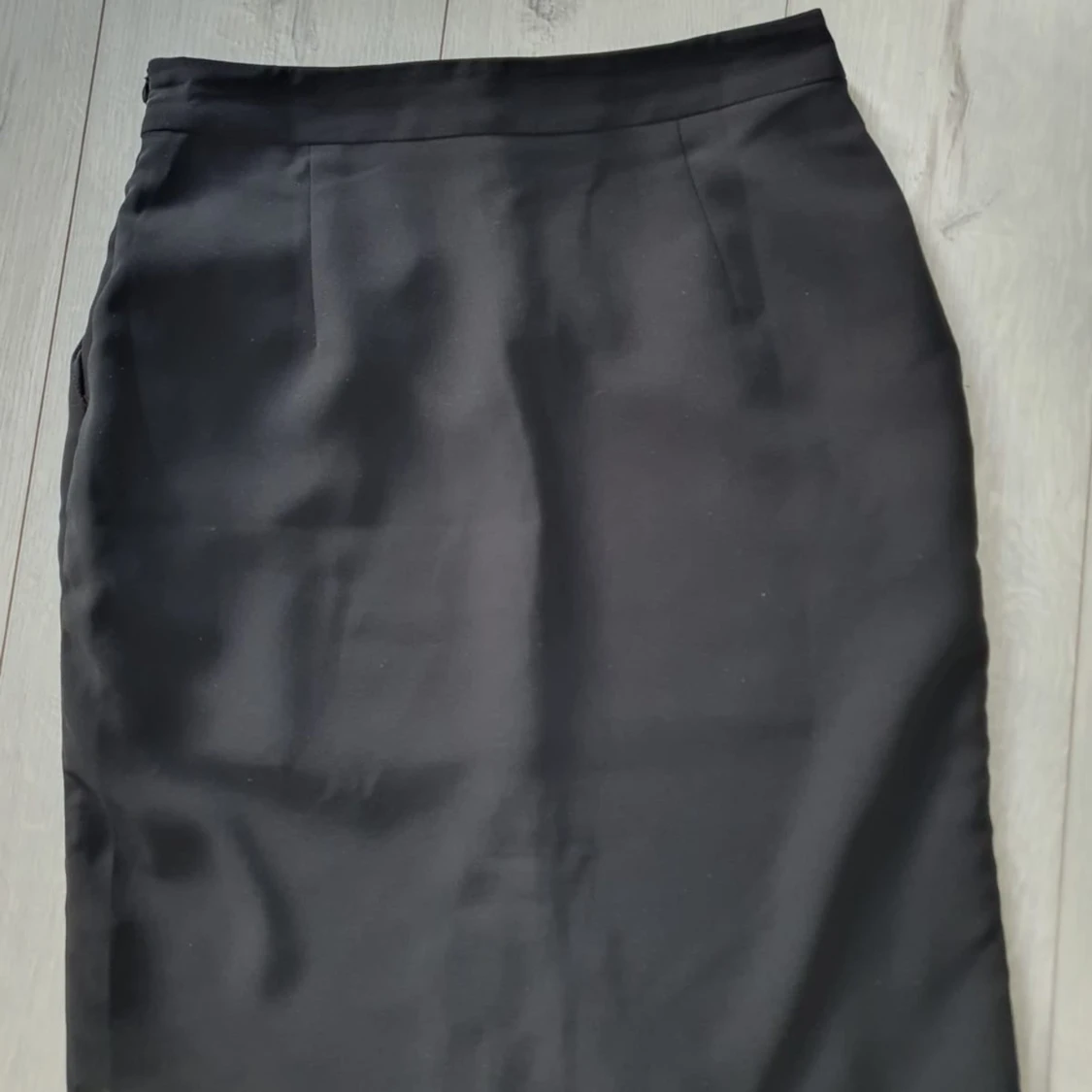 Svart pennkjol från Mint & Berry - 1