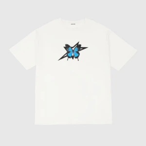 UNISEX - T-shirt med print - offwhite - Stilren design med grafiskt tryck. Passar till både vardag och streetwear. Storleken är S men passar M med.