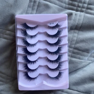 Cateye fransar  - Fina cateye fransar säljer då dom inte passade mig, endast första paret är klippta alla andra är orörda.