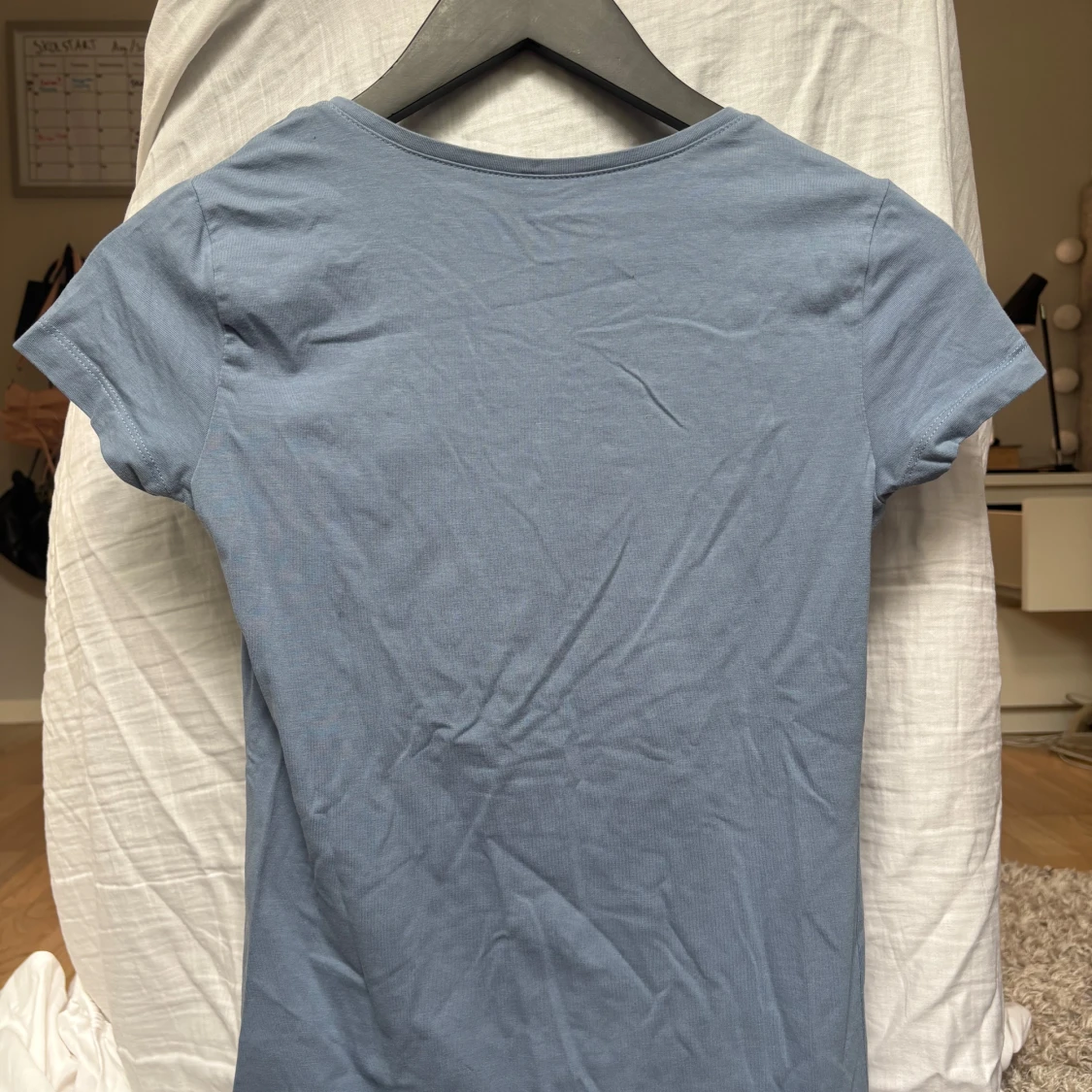 Blå basic t-shirt  - 1