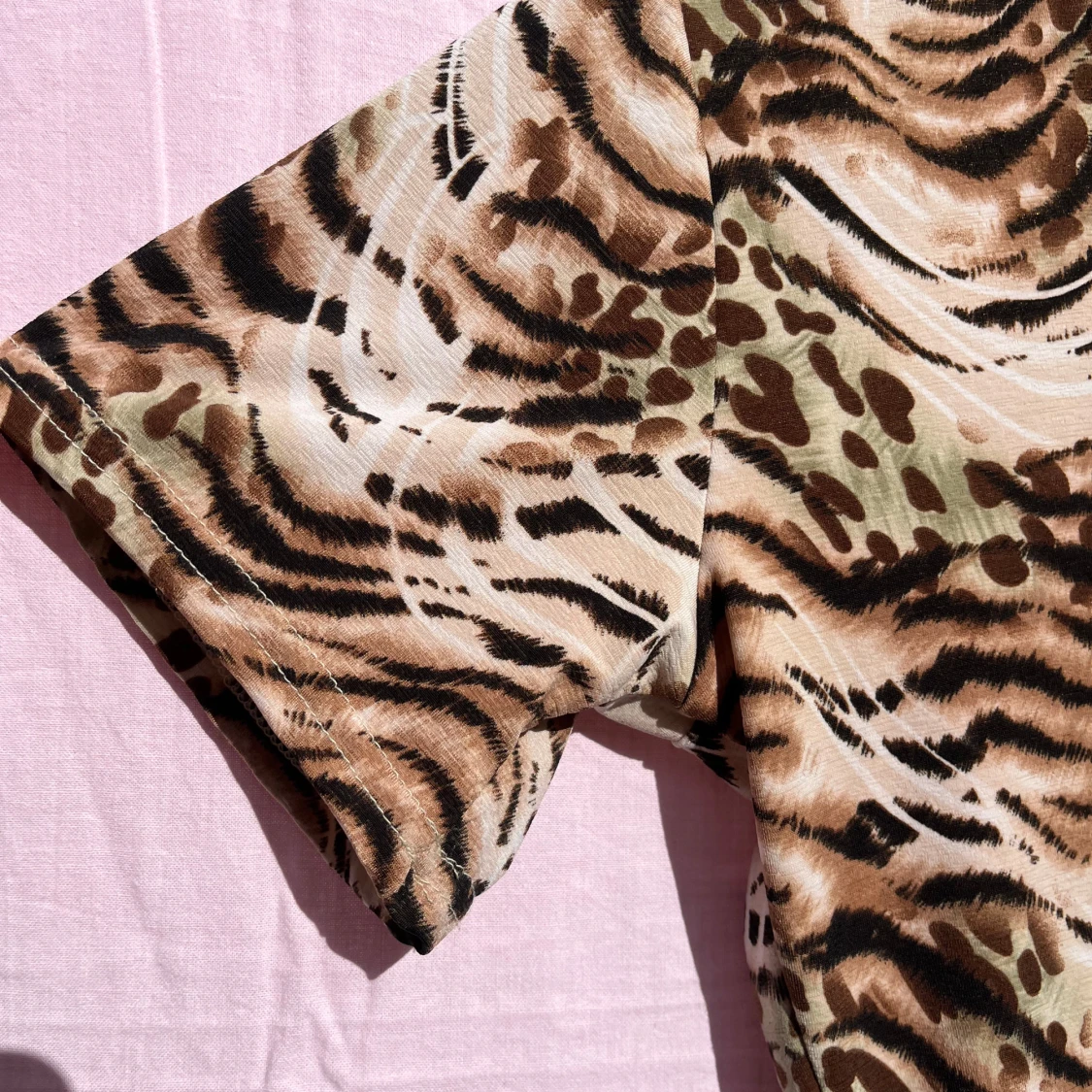 Leopardmönstrad topp från Joy Exclusive - 3