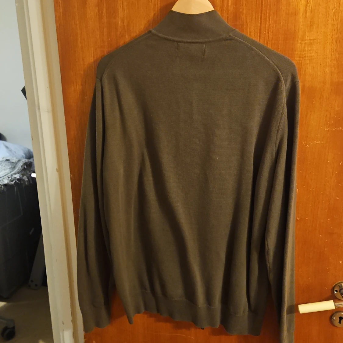 Olivgrön kofta från Hampton Republic - 2