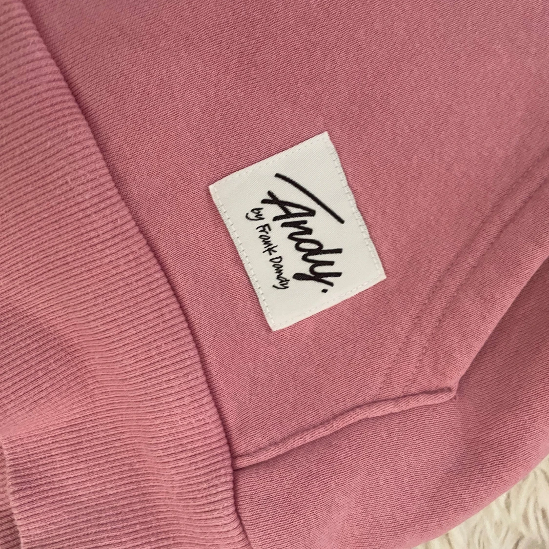 Rosa hoodie från Andy by Frank Dandy