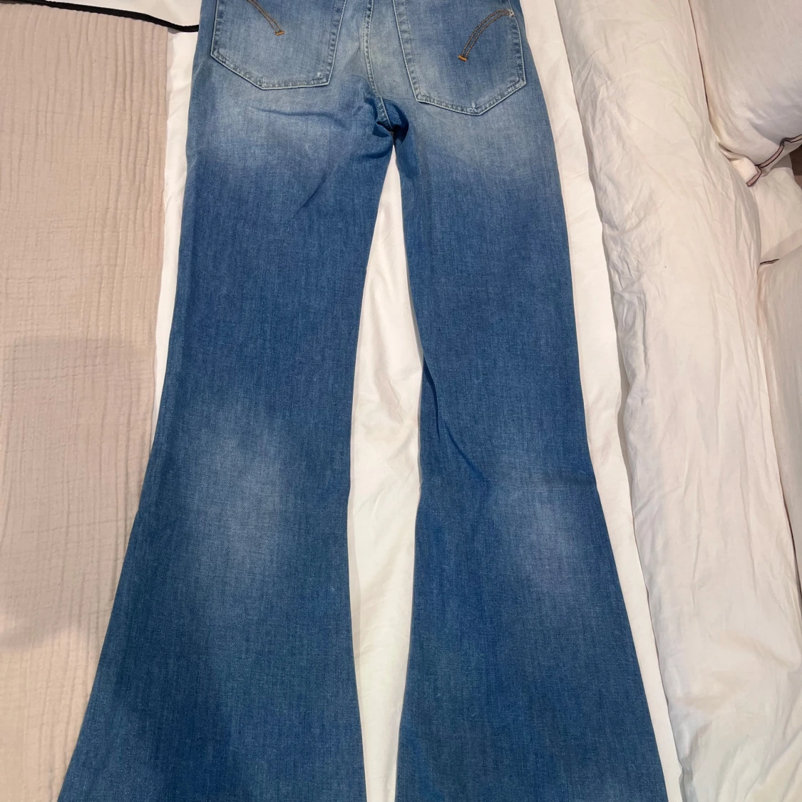 Blå bootcut jeans från Dondup - 1