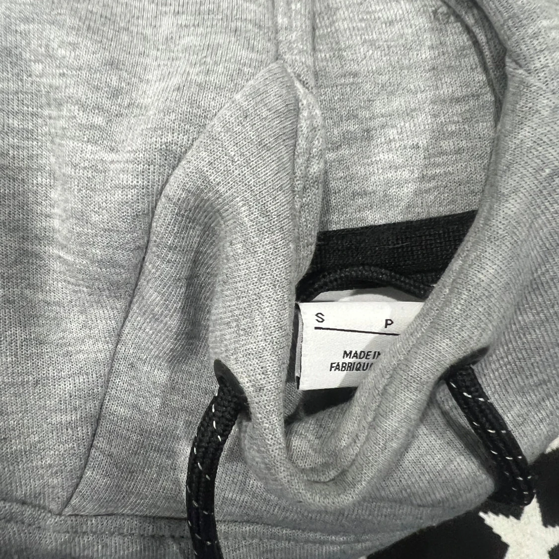 Grå nike tröja  - 1