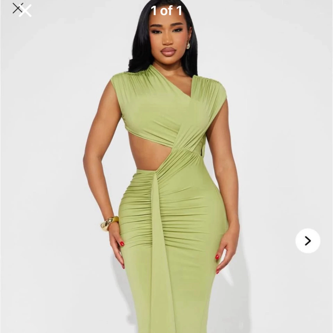 Ljusgrön långklänning med slits