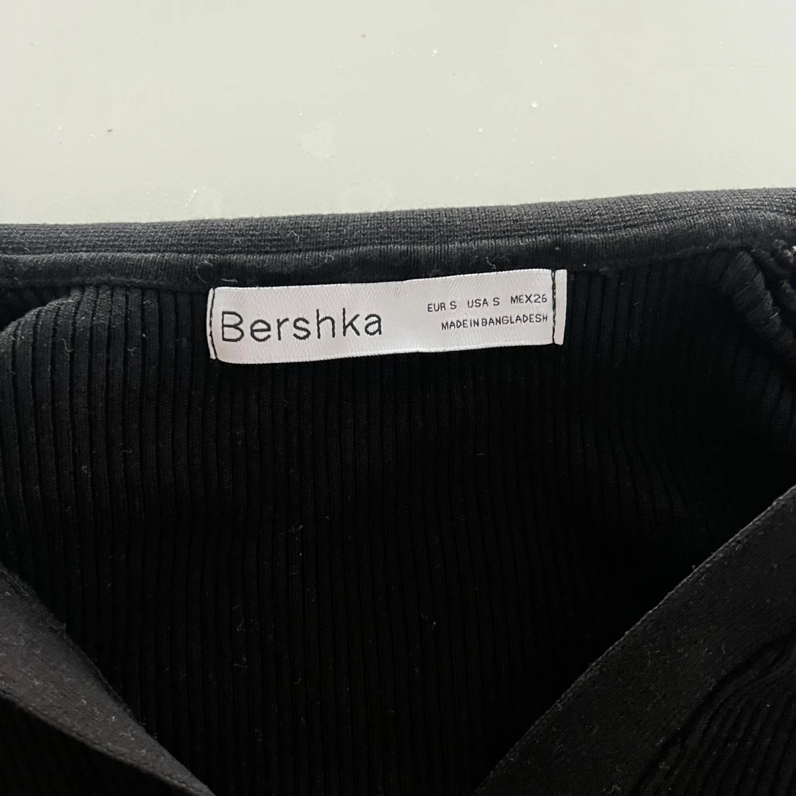 Svart ribbad croppad topp Bershka - 2