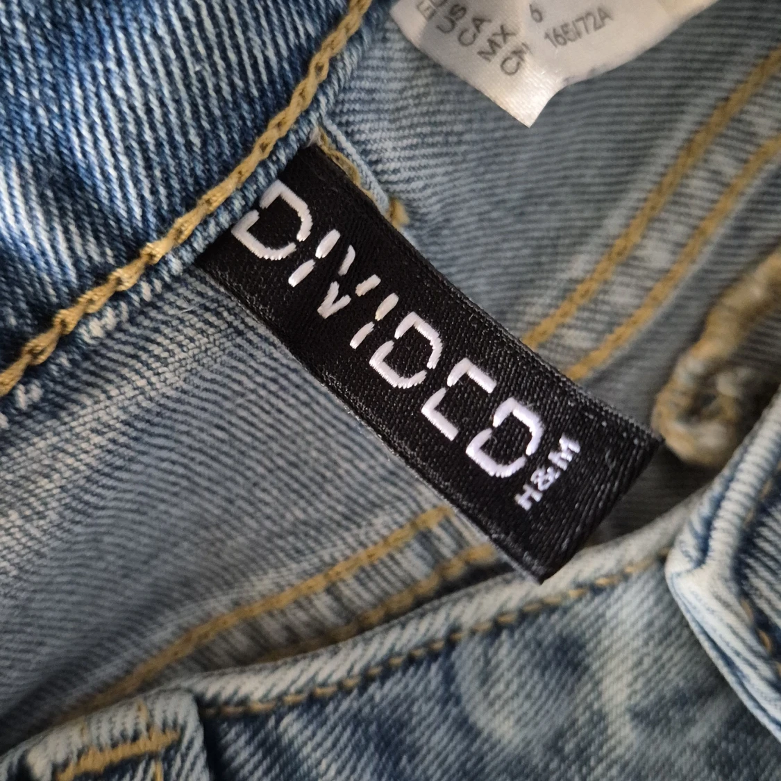 Blåa bootcut jeans från H&M Divided - 2