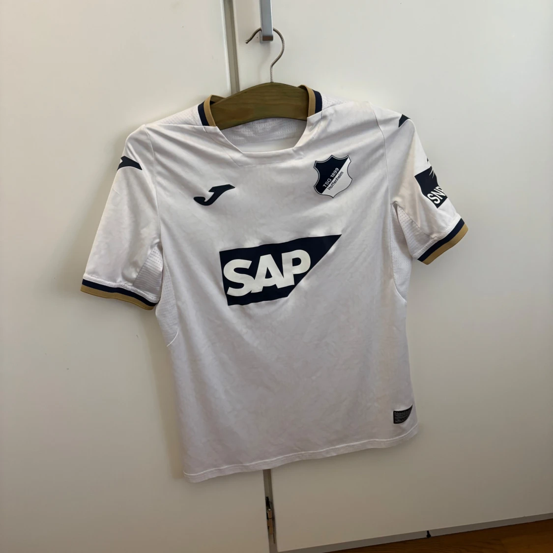 Vit Hoffenheim fotbollströja Joma