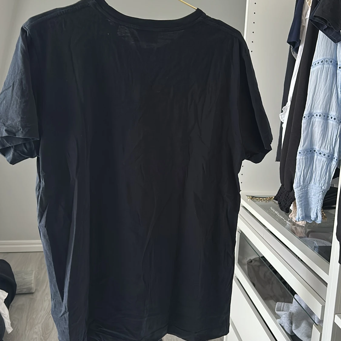 Svart GANT t-shirt med broderad logga - 3