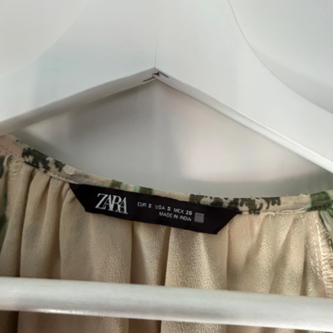 Grön zara klänning - 2