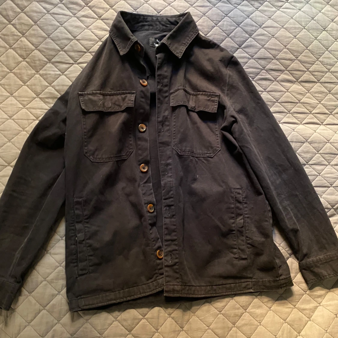 Svart overshirt  - 1