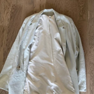 Ljusgrön kavaj från HM - Lång kavaj från HM 