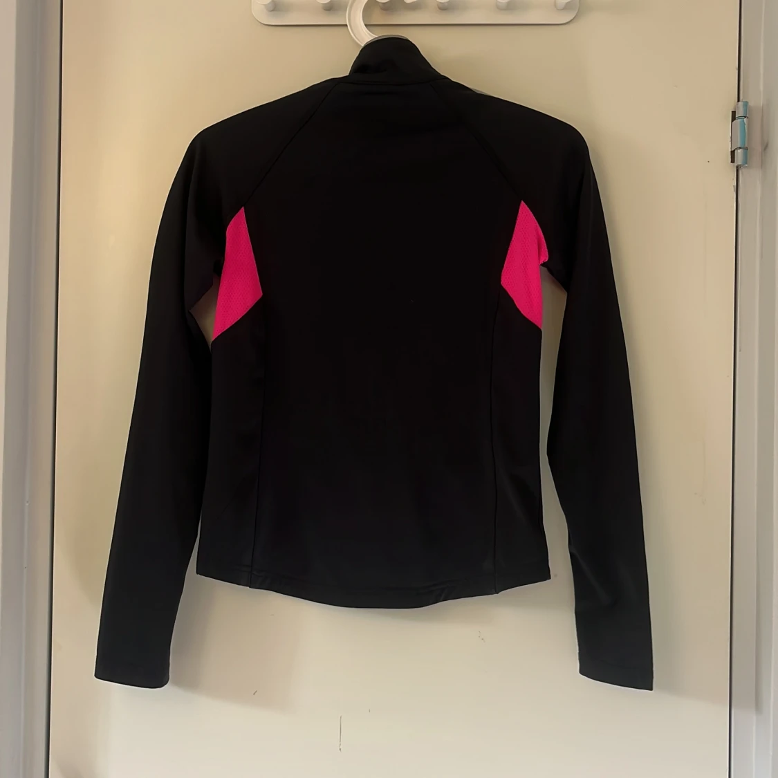 Svart och rosa vindjacka från Woxo - 1