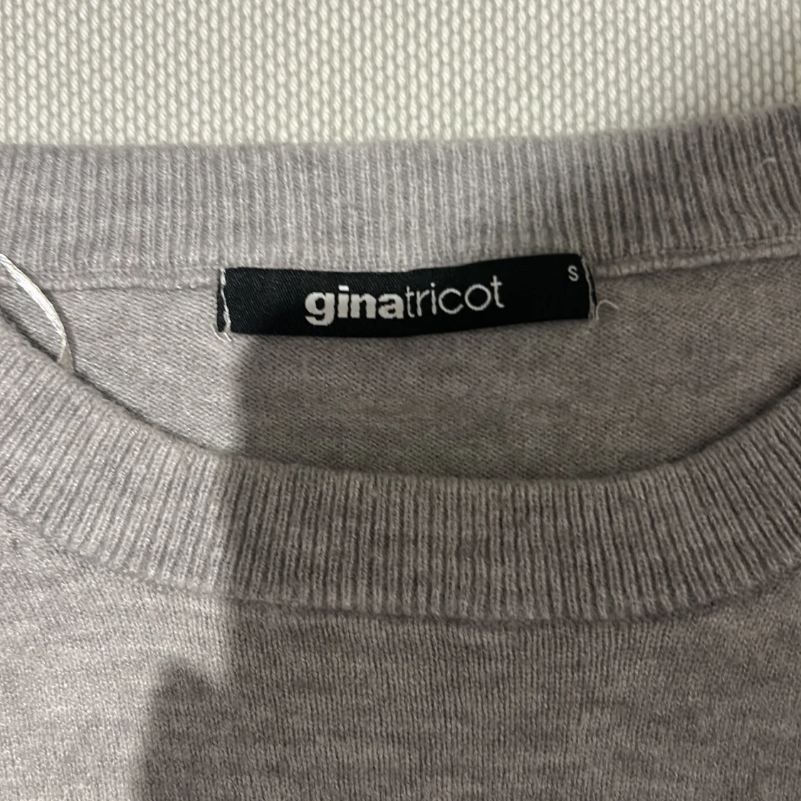 Grå kortärmad tröja Gina Tricot - 2