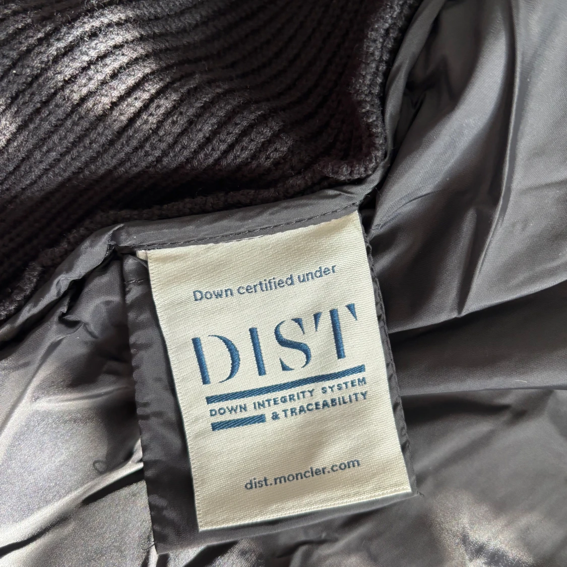 Svart Moncler pufferjacka M - 4