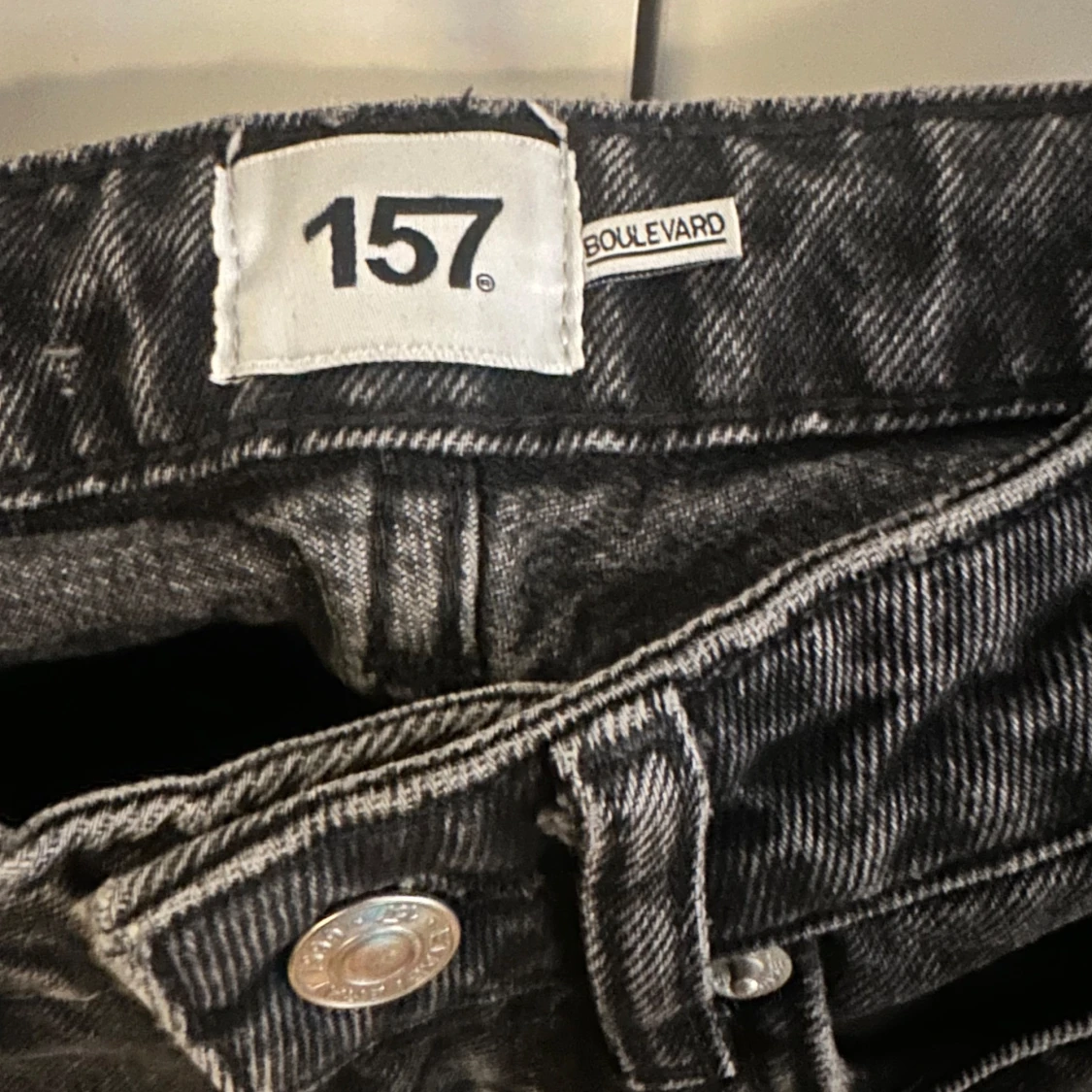 Svarta raka jeans från 157 Boulevard - 1
