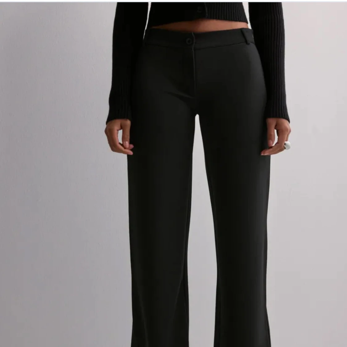 Svarta kostymbyxor rak modell  - 1