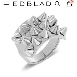 Peak Ring Steel från Edblad - Hej! Just nu så gör jag byte , de menas med att jag är frivillig att byta ut den här ringen emot en guld Edblad ring (som ska va samma modell) ❤️❤️🥰 skriv om ni är intresserade!!