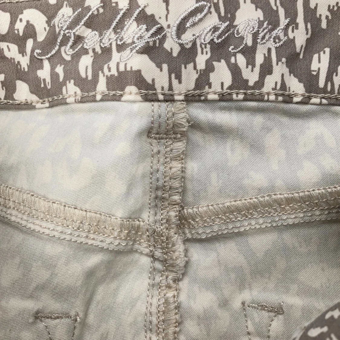 Kelly Capri byxor med leopardmönster - 2