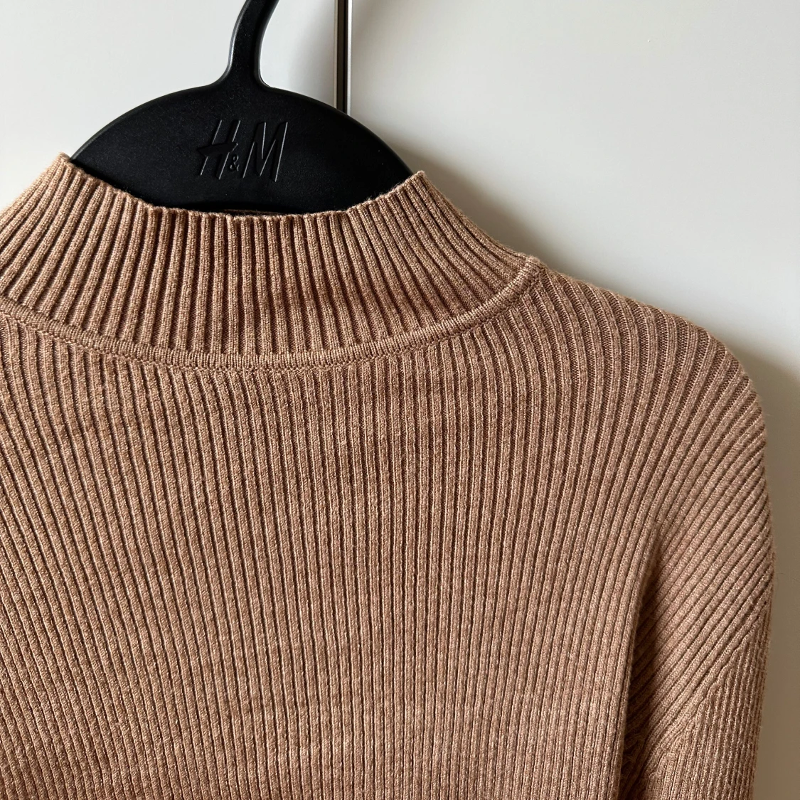 Beige ribbad polotröja Pull&Bear - 1