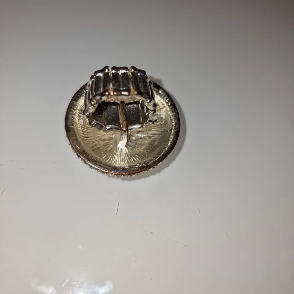 Glittrig silverfärgad ring - 1