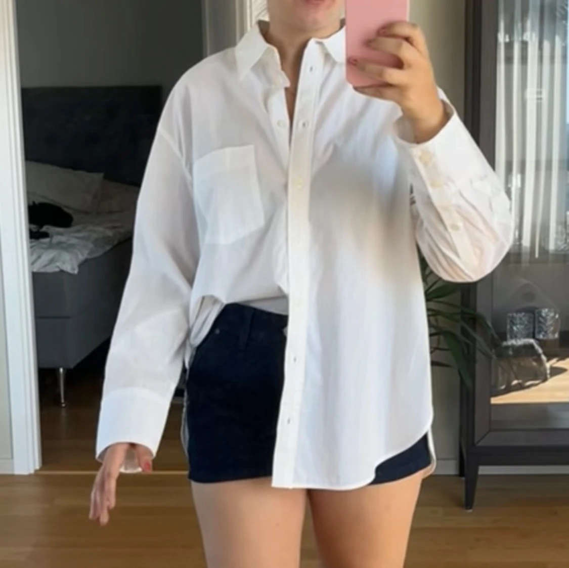 Vit oversized skjorta med knappar