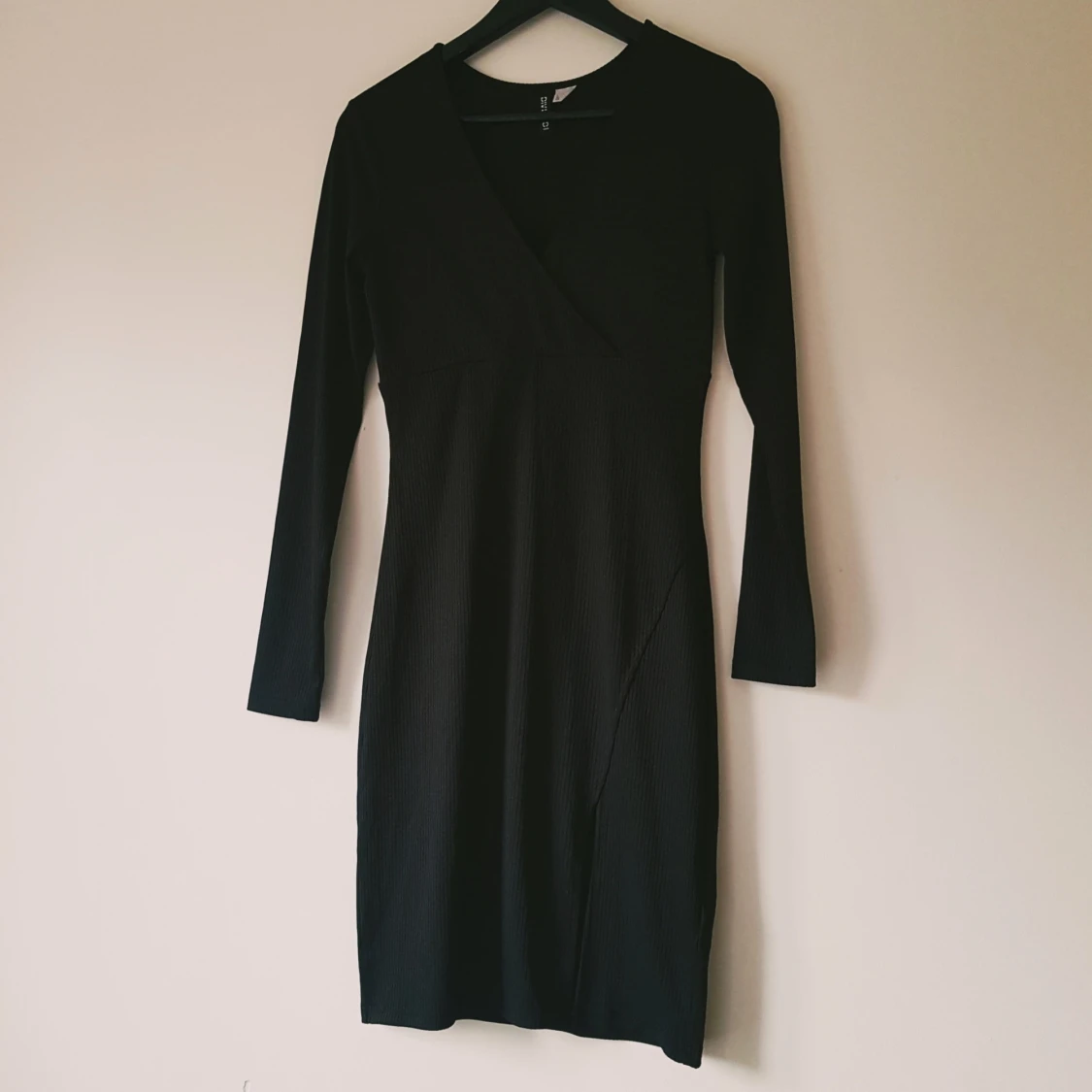 Svart omlottklänning från H&M Divided strl 36