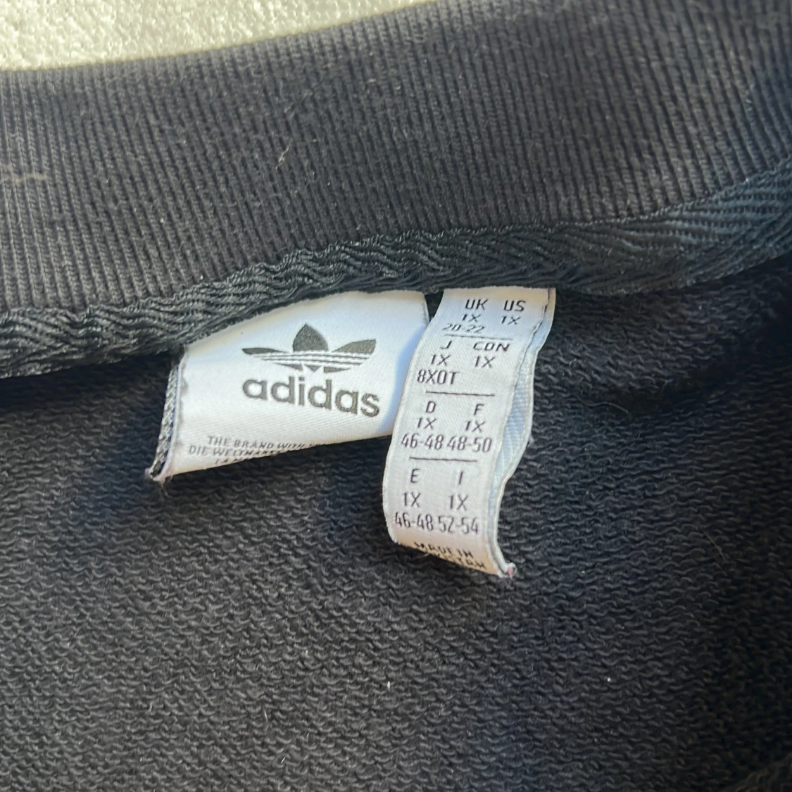 Svart Adidas sweatshirt XL - 2