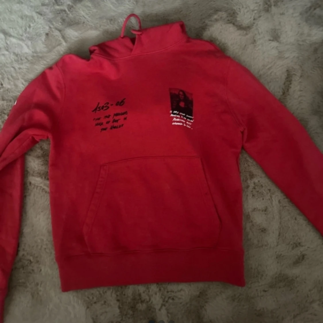 Röd Off-White hoodie med print