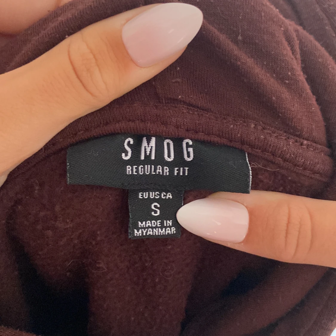 Mörkbrun hoodie från SMOG - 2