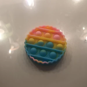 En färgglad pophit  - En färgglad pophit från dollarstore jätte niece att trycka på om man är stressad eller om man inte har något att göra 