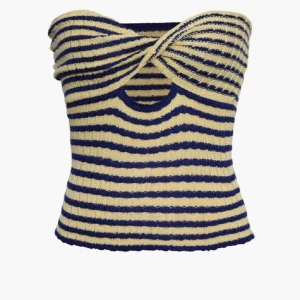 Randig tubtopp - Säljer en superfin bandeau tubtopp med marinblå och gula ränder. Toppen har twistad front och en snygg cut-out detalj under bysten. Perfekt till sommaren. ❤️‍🔥